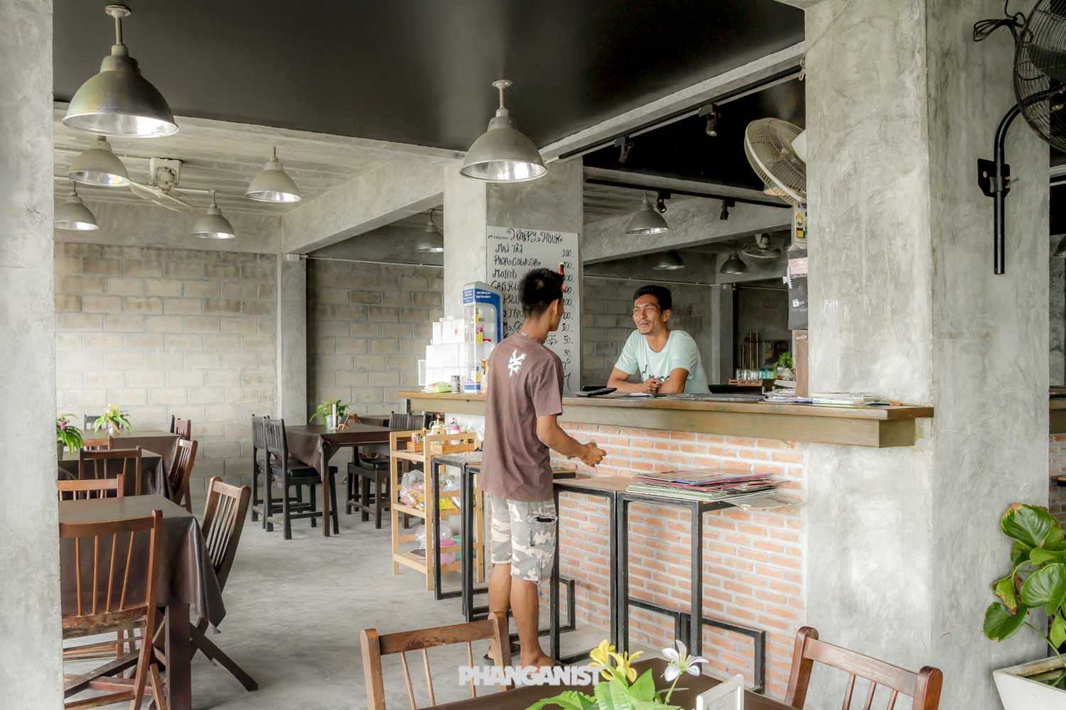 Big Smiles with Jack at Bro & Sis Koh Phangan Online Magazine